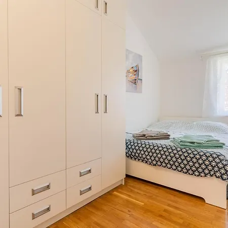 Atika Apartment