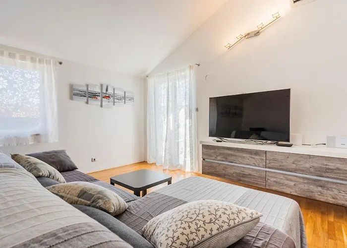 Apartament Atika *